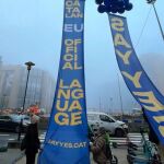 El independentismo radical presiona en Bruselas con pancartas 
