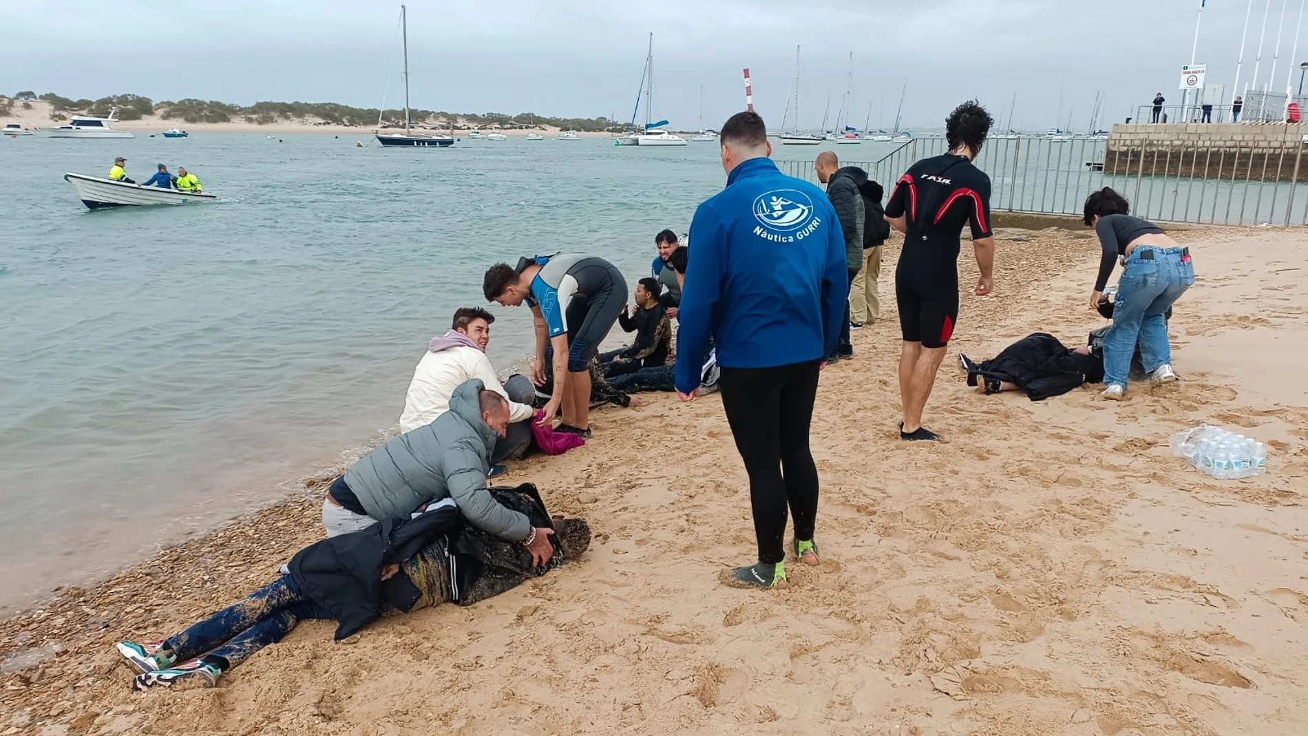 Varios inmigrantes rescatados en Cádiz