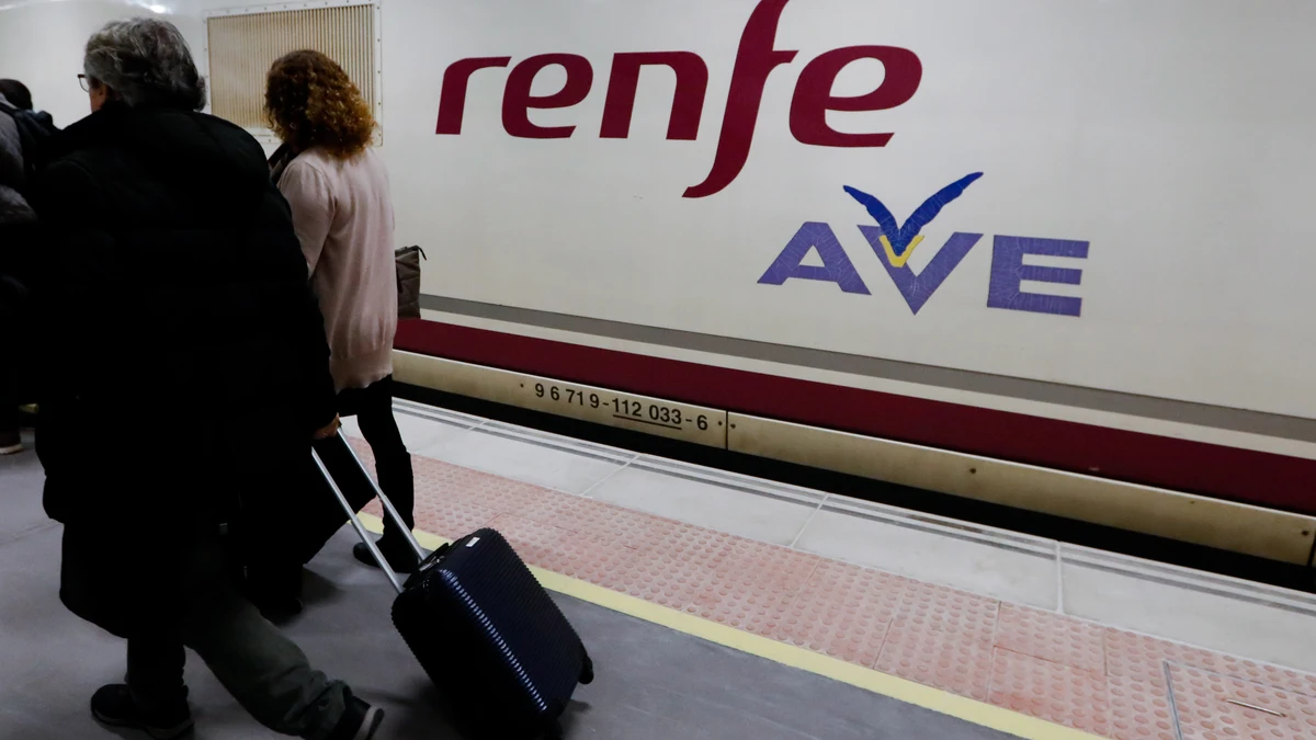 Renfe programa en la Región de Murcia una conexión AVE con Burgos y una con Avlo hasta Valladolid