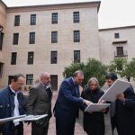 El consejero de Cultura y la alcaldesa de Granada, entre otras autoridades, en la Abadía del Sacromonte