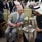 El Rey Carlos III de Inglaterra con el presidente de los Emiratos Árabes, Mohamed bin Zayed Al Nahyan