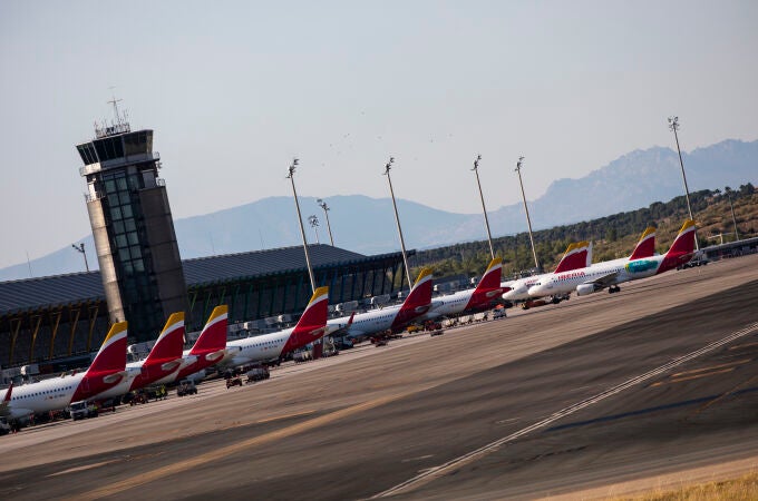 Aviones de Iberia en la terminal T4 de Adolfo Suarez Madrid Barajas. 