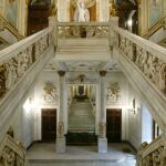 La gran escalera de mármol de Carrara, una de las joyas del palacio