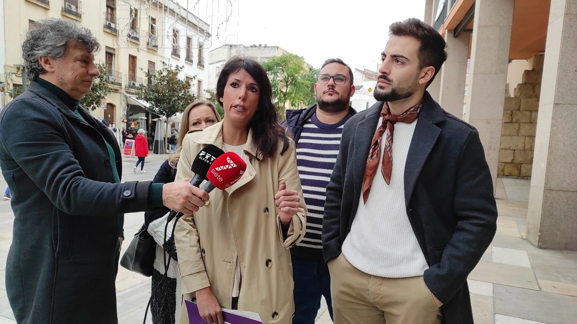 La secretaria general de Podemos Andalucía, Martina Velarde, atiende a los medios en Córdoba