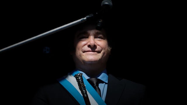 Javier Milei pisa la Casa Rosada por primera vez como presidente de Argentina