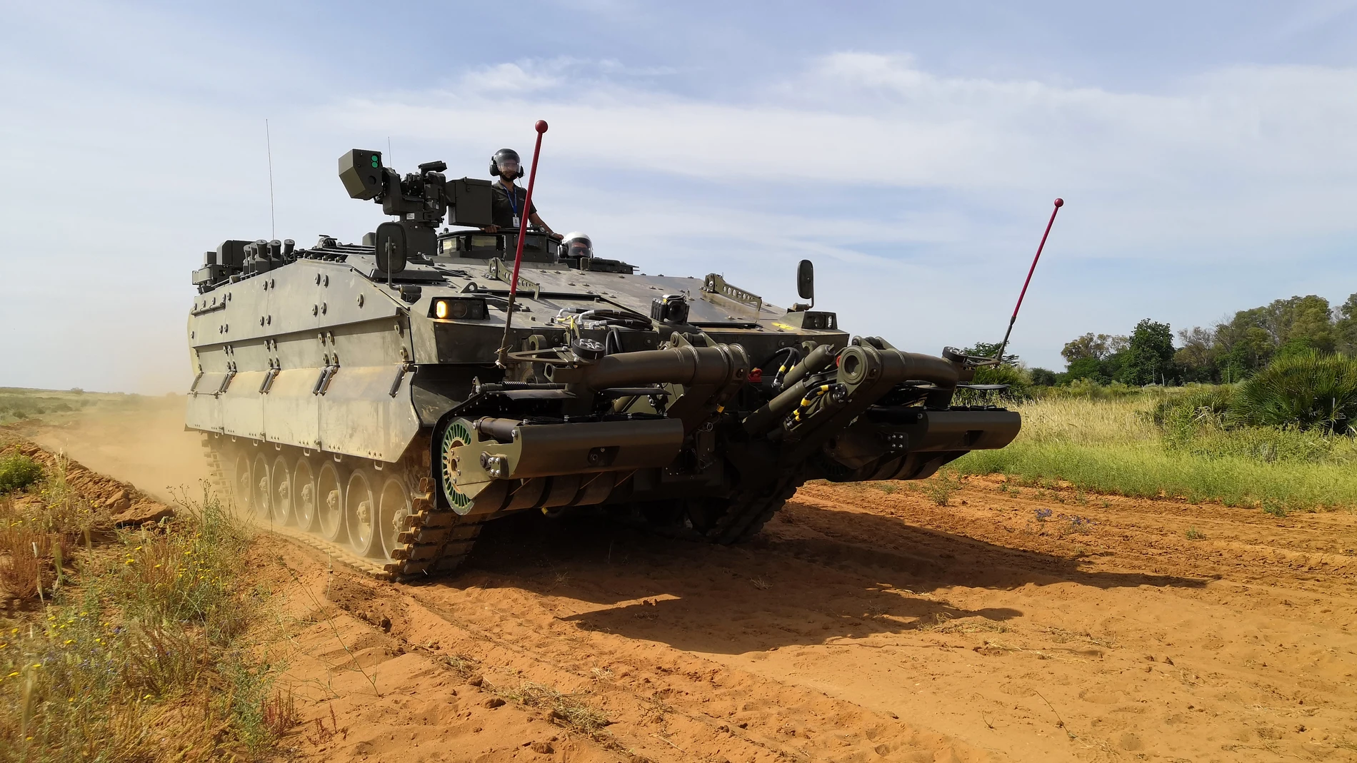 Así es el Castor, el nuevo vehículo blindado de combate de zapadores del Ejército de Tierra
