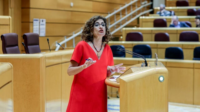 Montero niega ante el PP que los independentistas le hayan pedido la cesión del 100% de los impuestos a Cataluña
