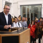 El presidente de la Diputación de Alicante brinda con los periodistas de la provincia por Navidad.