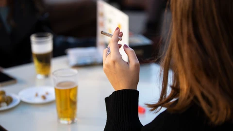 Dejar el tabaco es uno de los propósitos clásicos de año nuevo © Jesús G. Feria.