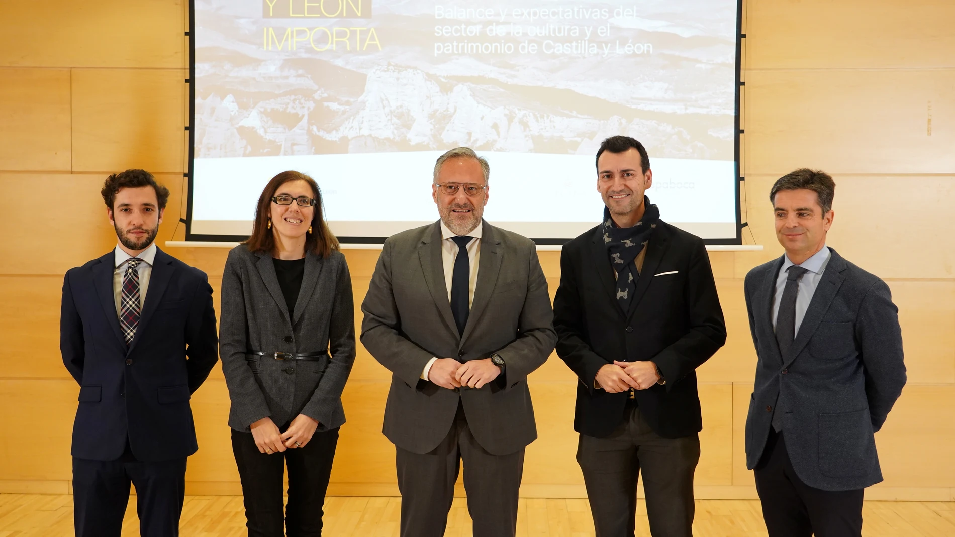 Presentación del ''Observatorio Castilla y León Importa 2023'', con la participación del presidente de las Cortes de Castilla y León, Carlos Pollán; la directora general de Políticas Culturales de la Junta de Castilla y León, Inmaculada Martínez; el presidente de la Fundación Godofredo Garabito y Gregorio, Guillermo Garabito, Jorge Francés y Juan Zapatero