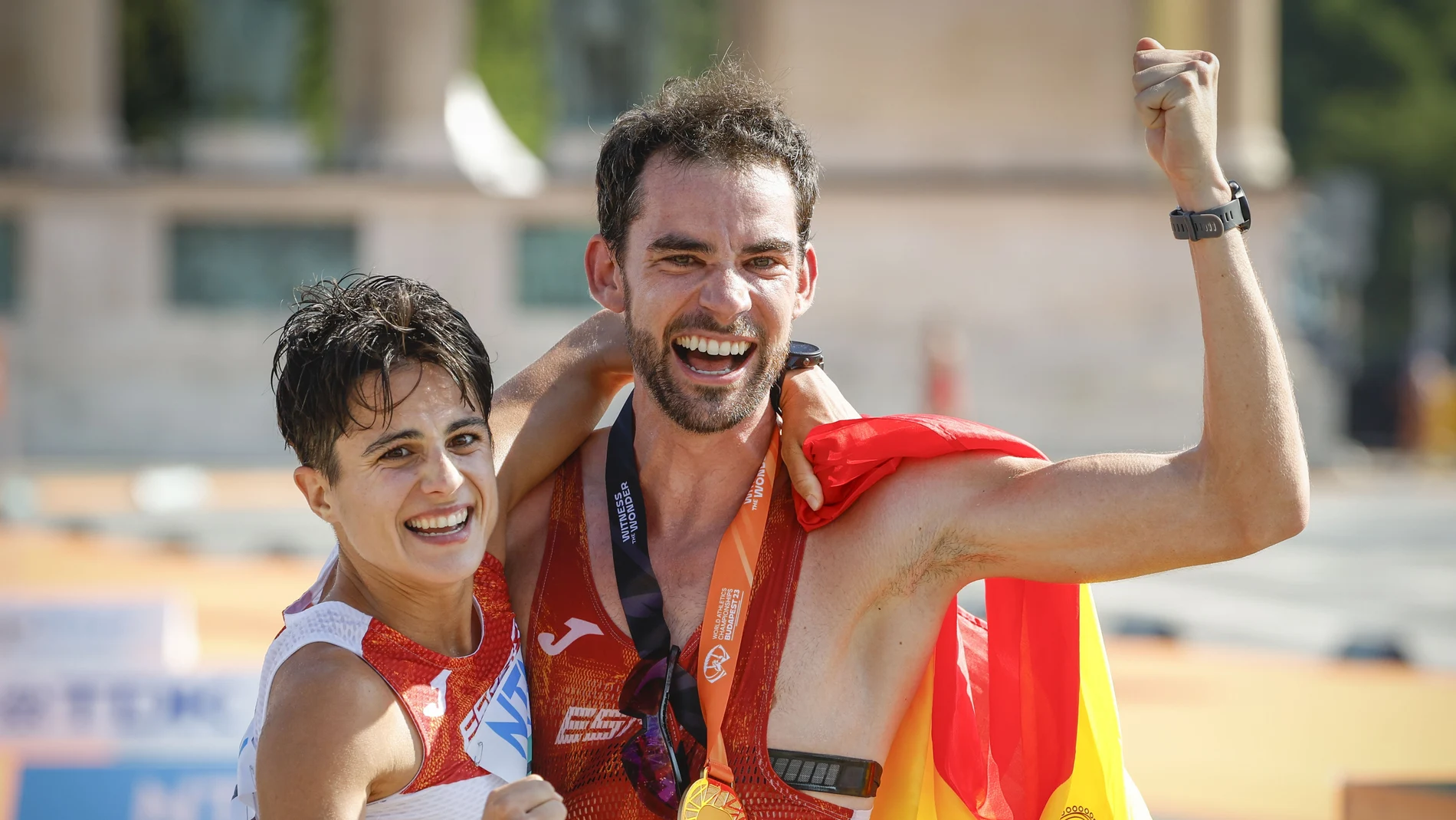 Álvaro Martín y María Pérez, dobles campeones del mundo de marcha en Budapest