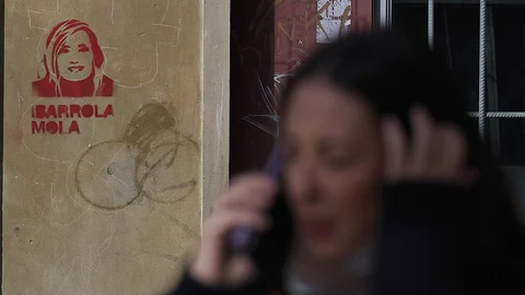 Pintada en una calle de Pamplona en apoyo a la alcaldesa de Pamplona Cristina Ibarrola tras la moción de censura presentada en esta semana por EH Bildu con el apoyo del PSN, Geroa Bai y Contigo Zurekin.