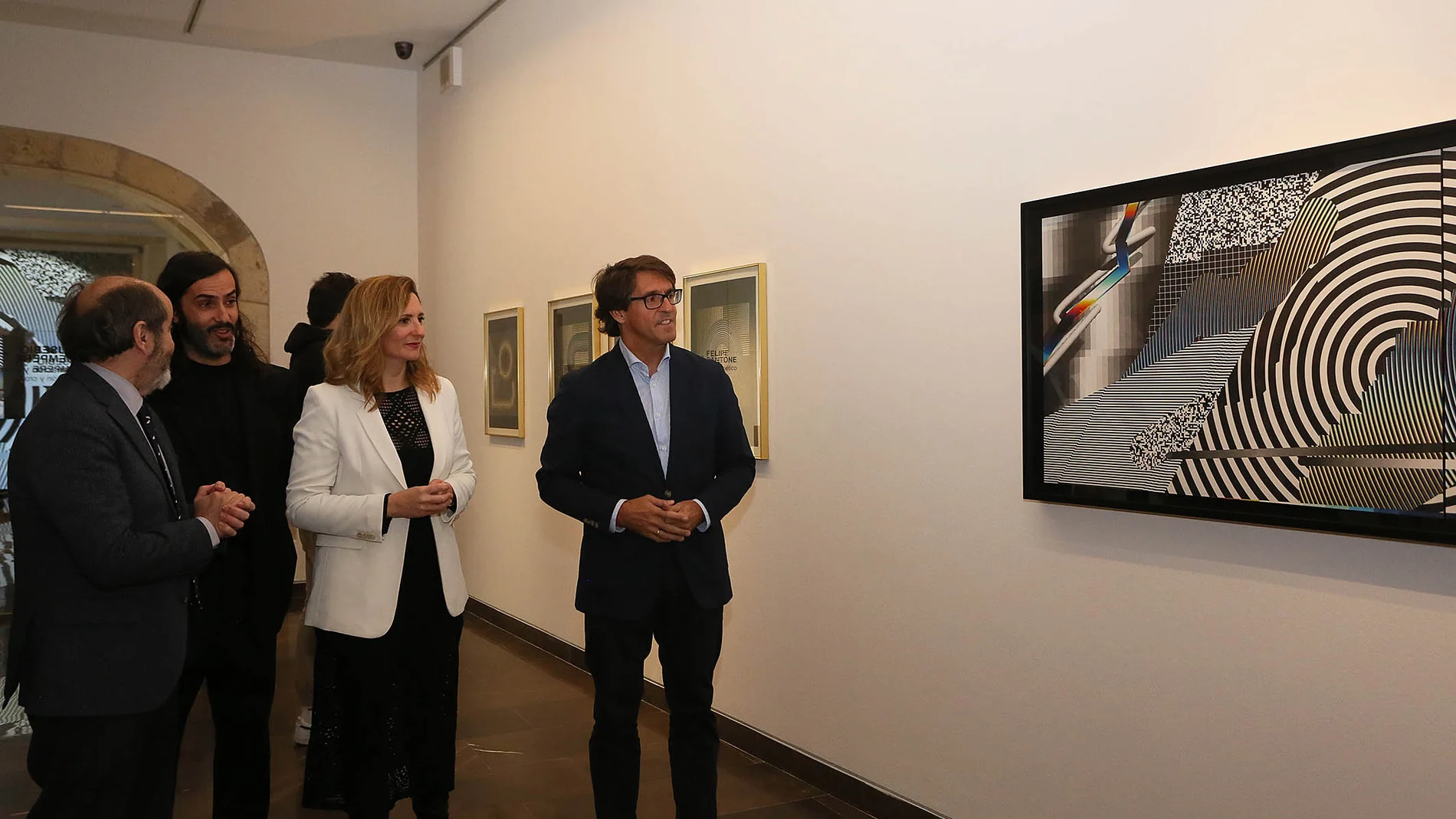 Imagen de la inauguración de exposición de Sempere y Pantone en el Museo Bellas Artes de Alicante.