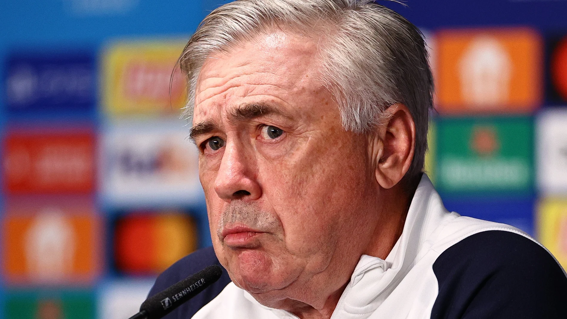 Ancelotti atiende a los medios