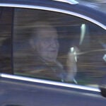 El Rey Juan Carlos I llega a Madrid para celebrar el cumpleaños de la infanta Elena