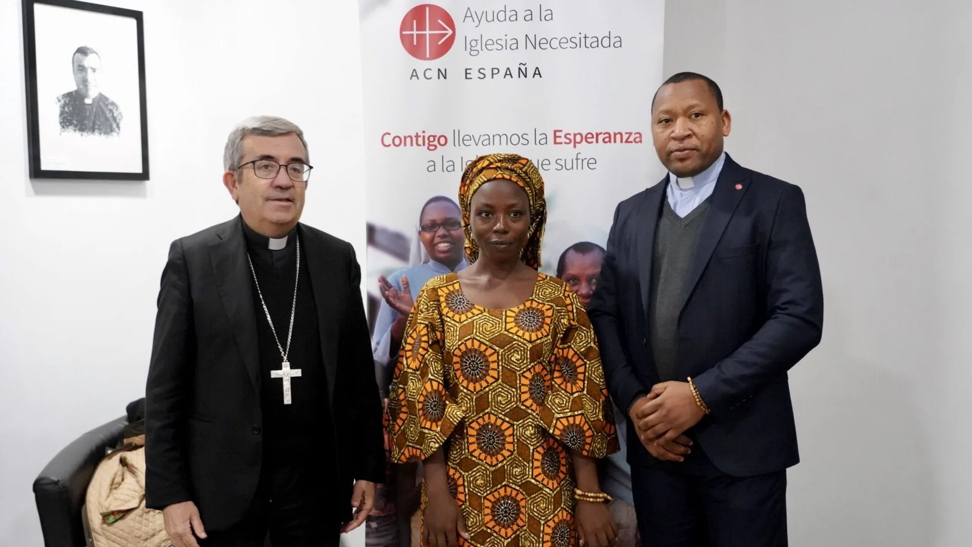 El Arzobispado de Valladolid, Luis Argüello, junto a la nigeriana Janada Marcus y el sacerdote Joseph Fidelis