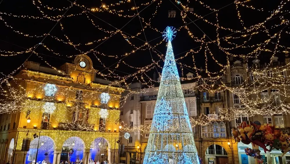 Ourense iluminado en Navidad.