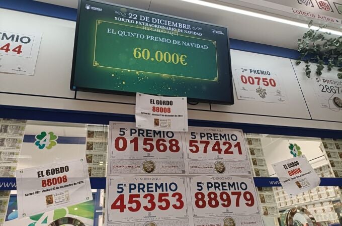 Lotería.- Administración de Lotería del centro comercial Artea de Leioa reparte 4,26 millones del Gordo y cuatro quintos