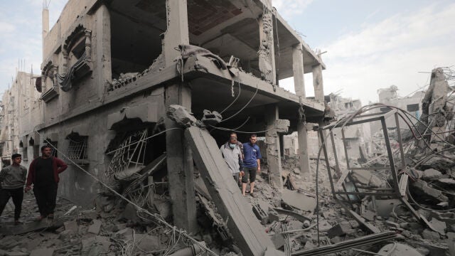 Edificios destruidos por los bombardeos del Ejército de Israel contra el campamento de refugiados de Bureij