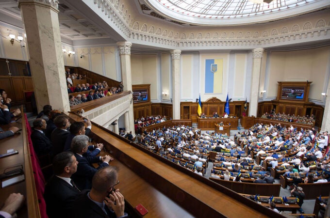 Ucrania.- El Parlamento de Ucrania prepara una ley para la movilización militar de ucranianos en el extranjero