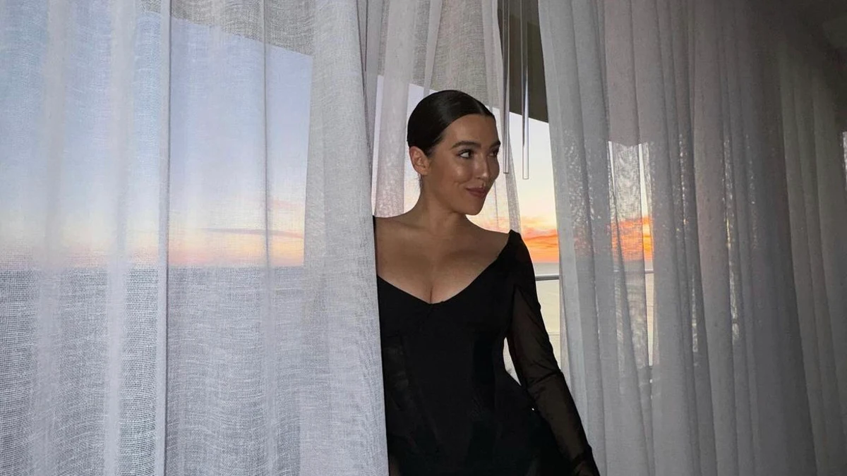 Alba Díaz tiene el vestido negro de efecto tipazo imprescindible para salir de fiesta con amigas