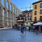 Segovia disfruta de una resbaladiza Carrera del Pavo para bicicletas en Navidad