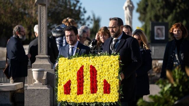 Rey Felipe.- Fernàndez (ERC) replica el discurso del Rey pidiendo "una Constitución de la república catalana"