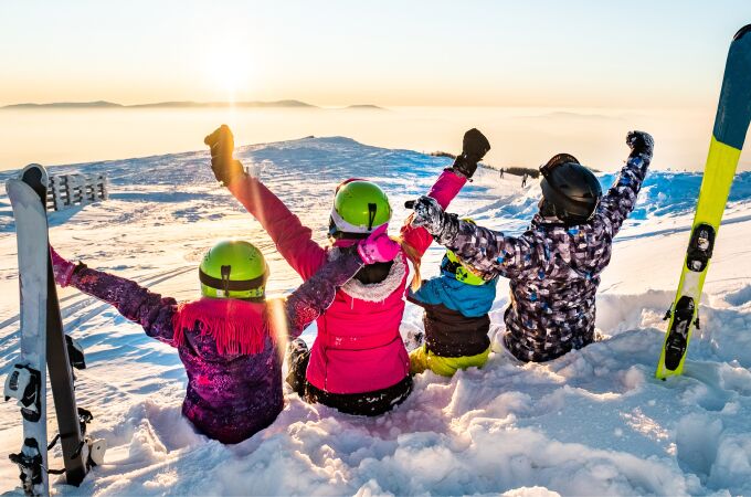 Esquiar en familia: Descubre la escapada perfecta para disfrutar con los más pequeños