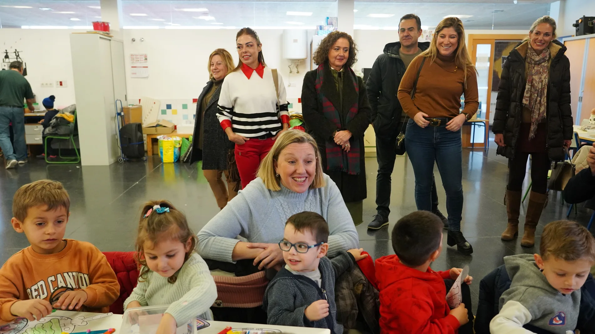 La consejera Isabel Blanco visita un colegio de La Cistérniga, en Valladolid, para ver el desarrollo del Programa Conciliamos en Navidad