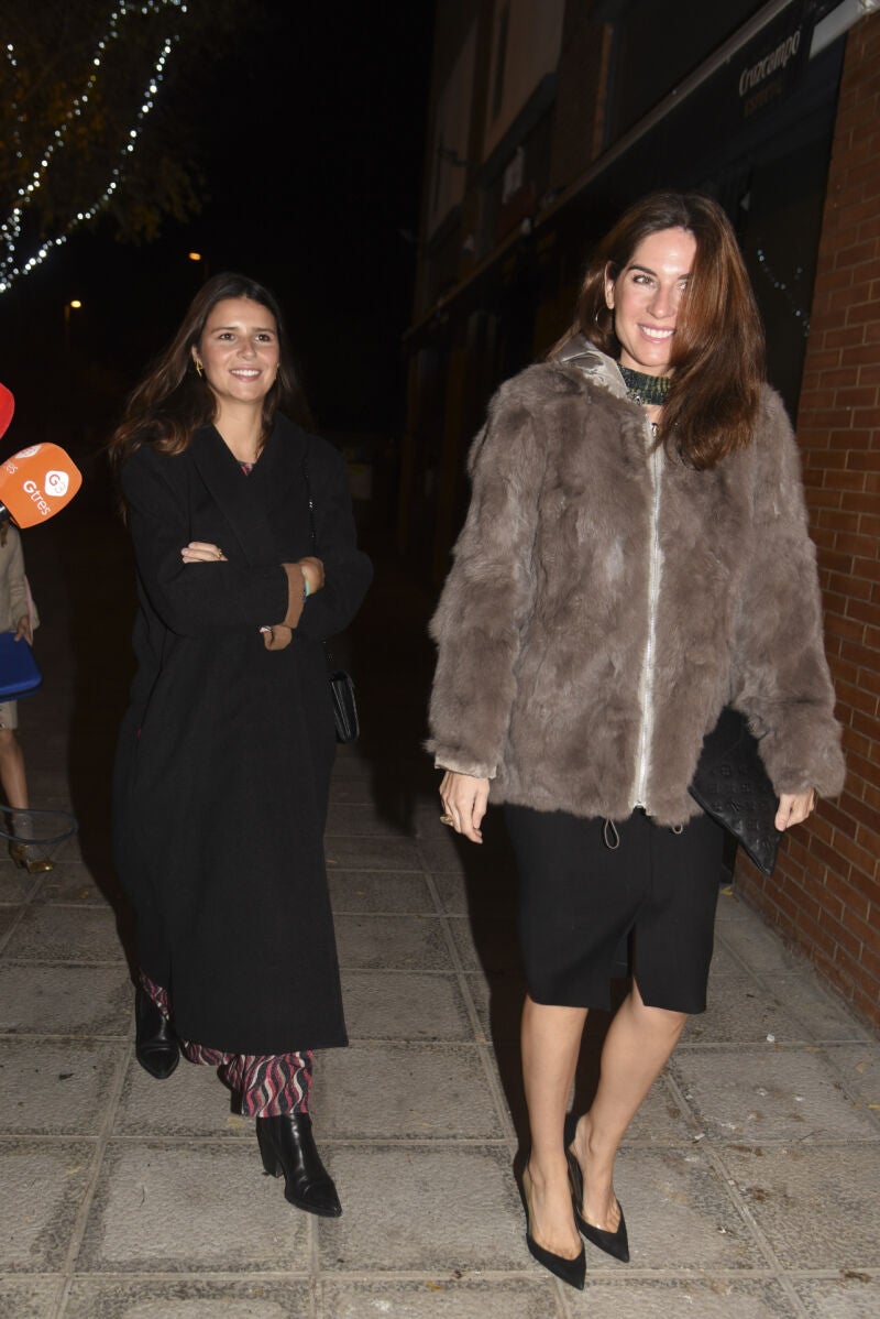 Tana Ruvera y Lourdes Montes llegando a la cena de Nochebuena