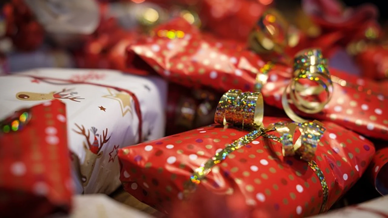 Más de la mitad de los españoles se plantea regalar productos de segunda  mano esta Navidad