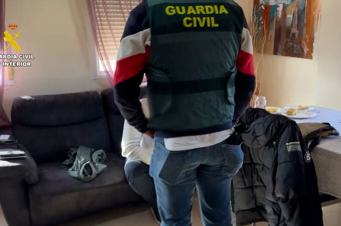 La Guardia Civil liberó al hombre cuando expiraba el plazo dado en las amenazas para matarlo