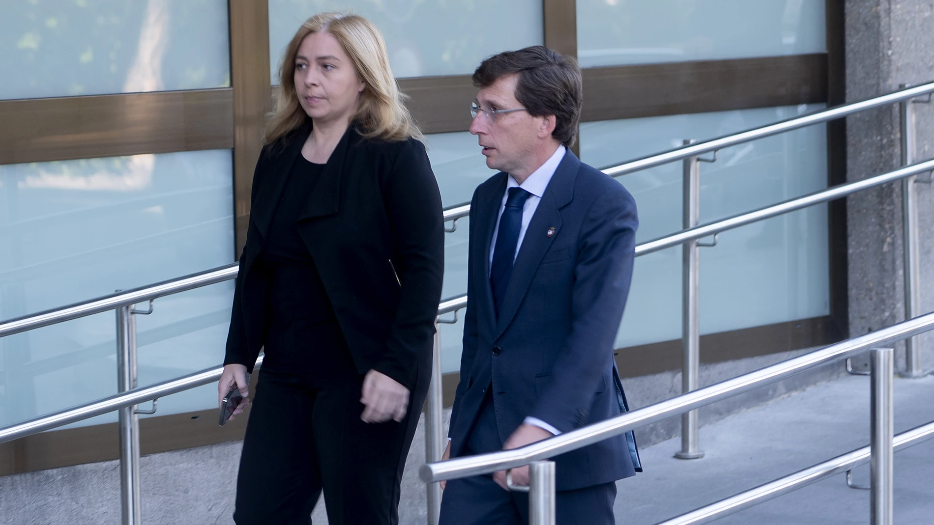 Martínez-Almeida se acogerá "aproximadamente" en dos semanas a su baja por paternidad, y lo hará "con la confianza absoluta", porque al frente de la alcaldía se quedará la vicealcaldesa, Inma Sanz