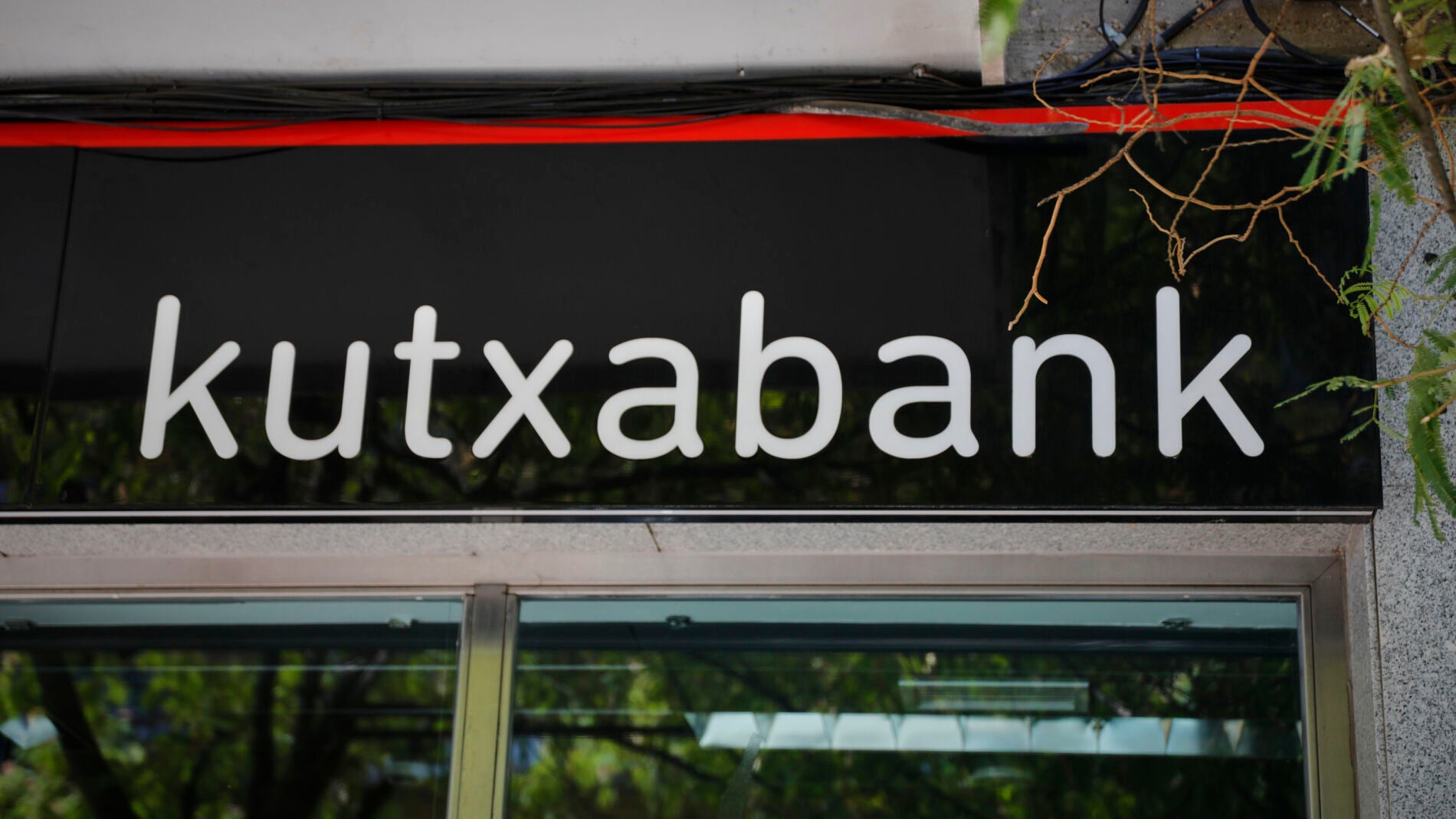 Kutxabank Elimina Las Comisiones A Más De Un Millón De Clientes ...