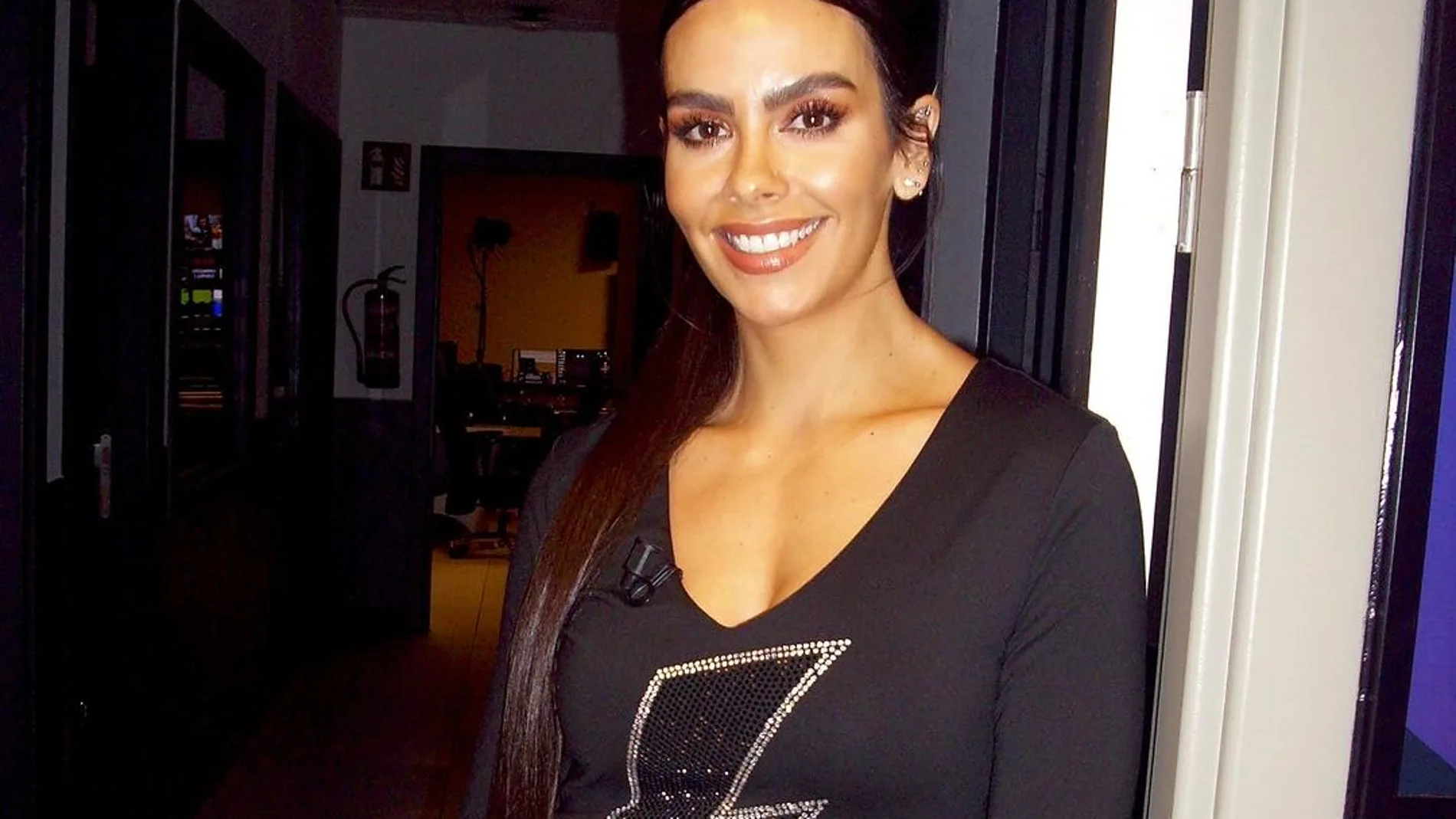 Cristina Pedroche con vestido negro.