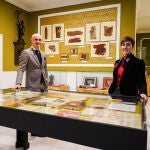 Décimo aniversario del Museo Egipcio de León. En la imagen, los directores y propietarios del Museo, Raul López y Beatriz Cañas