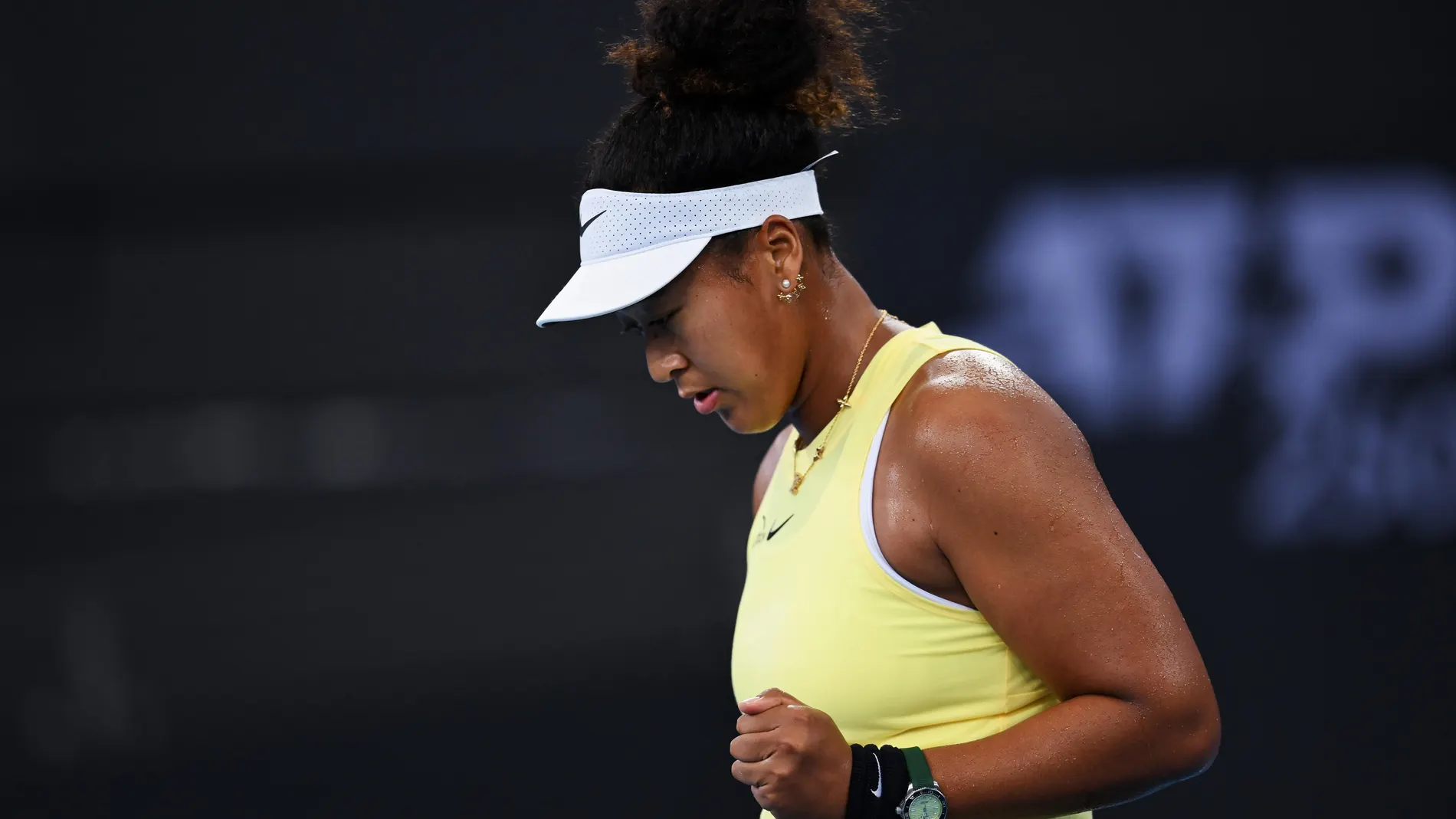 Brisbane (Australia), 03/01/2024.- Naomi Osaka of Japan reacts while in action against Karolina Pliskova of the Czech Republic during their match on Day 4 of the 2024 Brisbane International tennis tournament at the Queensland Tennis Centre in Brisbane, Australia, 03 January 2024. (Tenis, República Checa, Japón) EFE/EPA/ZAIN MOHAMMED AUSTRALIA AND NEW ZEALAND OUT 
