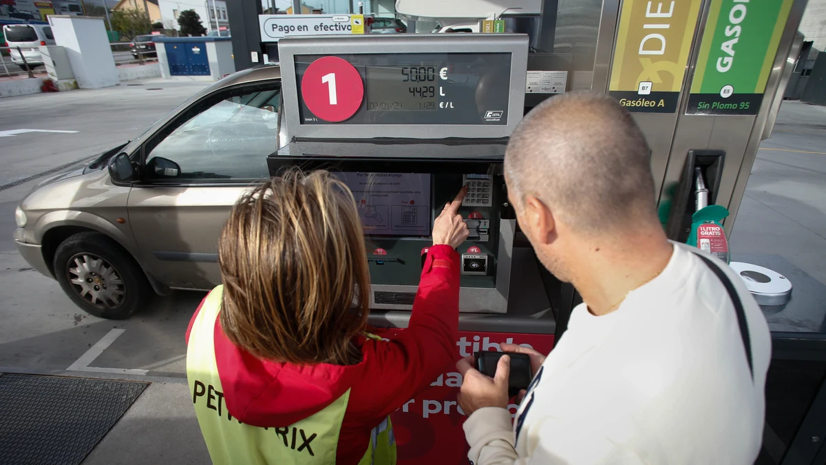 La gasolina toca máximos de siete meses: 1,687 euros el litro