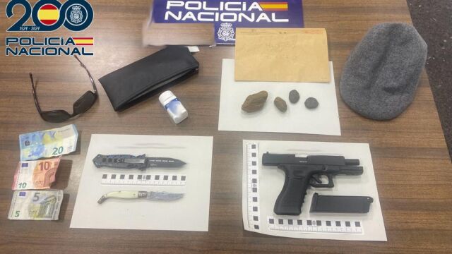 Objetos encontrados en poder del detenido
