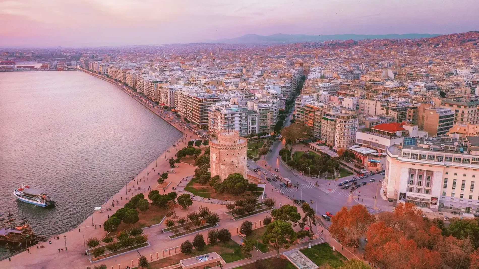 Los innumerables monumentos que caracterizan a Tesalónica son testigos de su larga historia