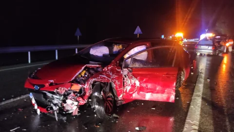 Uno de los vehículos accidentados