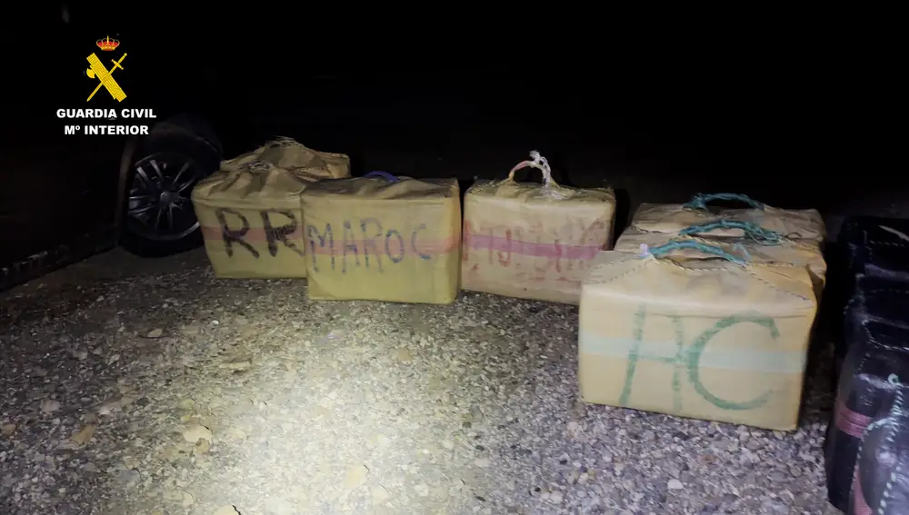 Detenidos 18 integrantes de una organización que introducía hachís en narcolanchas por las costas de Almería