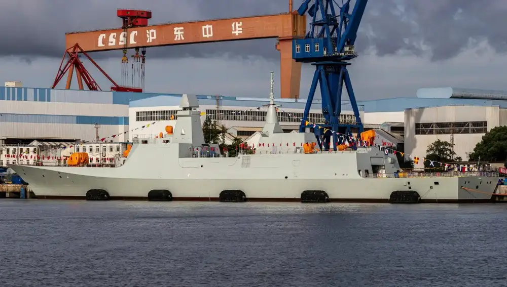 La primera fragata Tipo 054B de próxima generación en Hudong