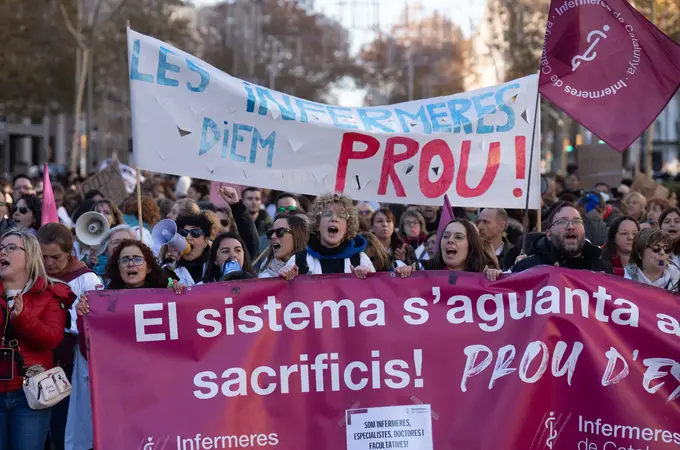 Las enfermeras cumplen un mes de huelga en Cataluña