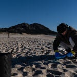 La Xunta cifra en 30 las playas afectadas por el vertido de plástico y pide a Óscar Puente "no embarrar"