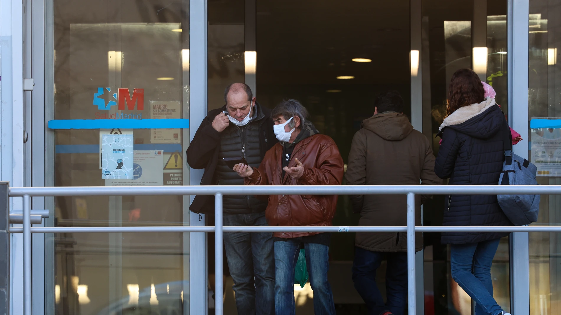 Madrid ve una incidencia de la gripe igual o menor que otros años y pide no tomar medidas que atemorizan a la población