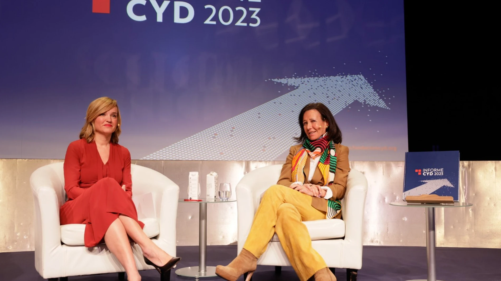 La ministra de Educación, Pilar Alegría, con la presidenta de Banco Santander y la Fundación CYD, Ana Botín