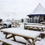 La llegada de la nieve y el frío permite ampliar los kilómetros esquiables de las estaciones del Grupo Aramón