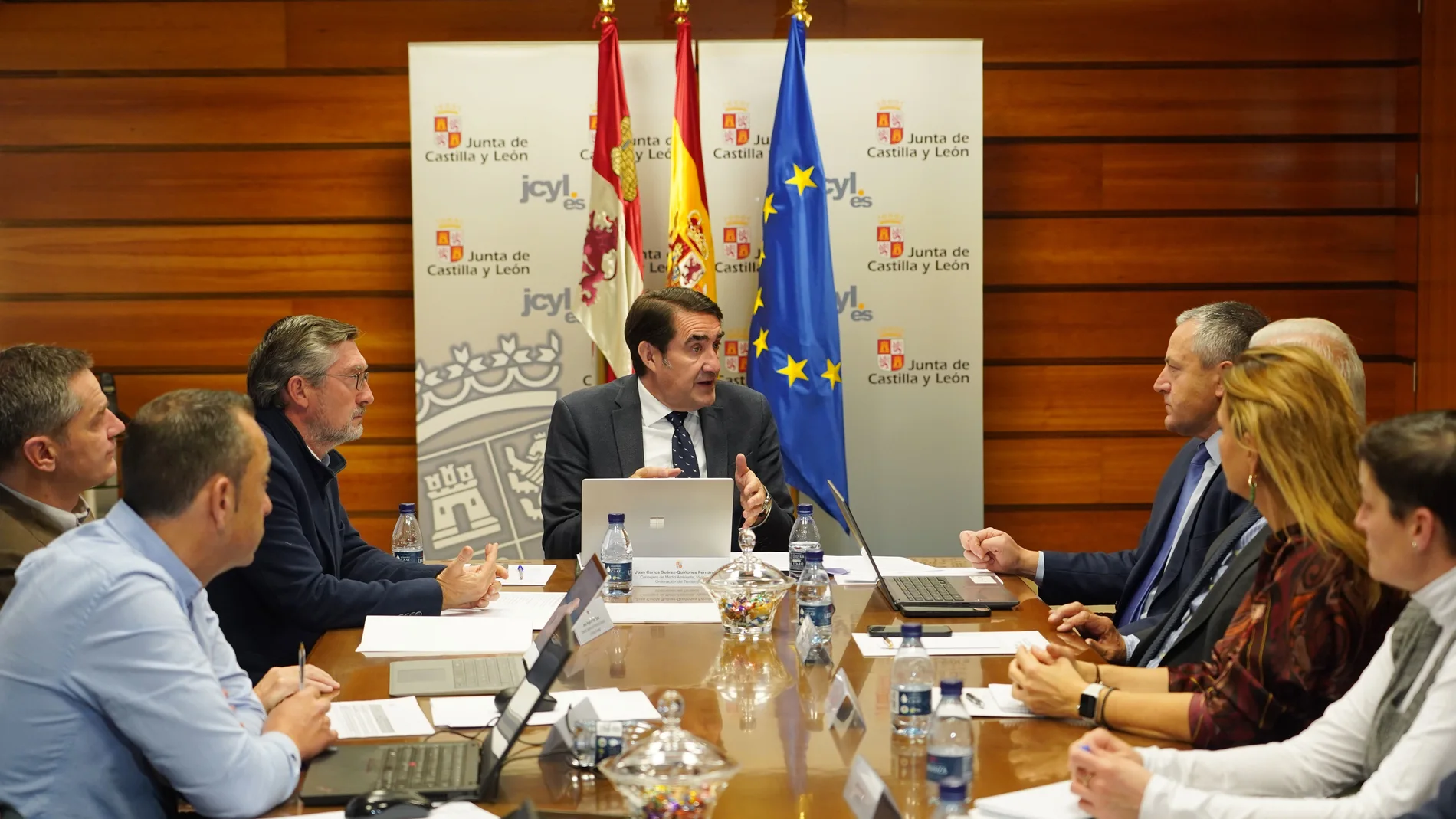 Suárez-Quiñones preside la reunión de la Mesa de la Madera