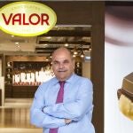 Pedro López, presidente ejecutivo de Chocolates Valor, en la fábrica de La Vila Joiosa (Alicante).